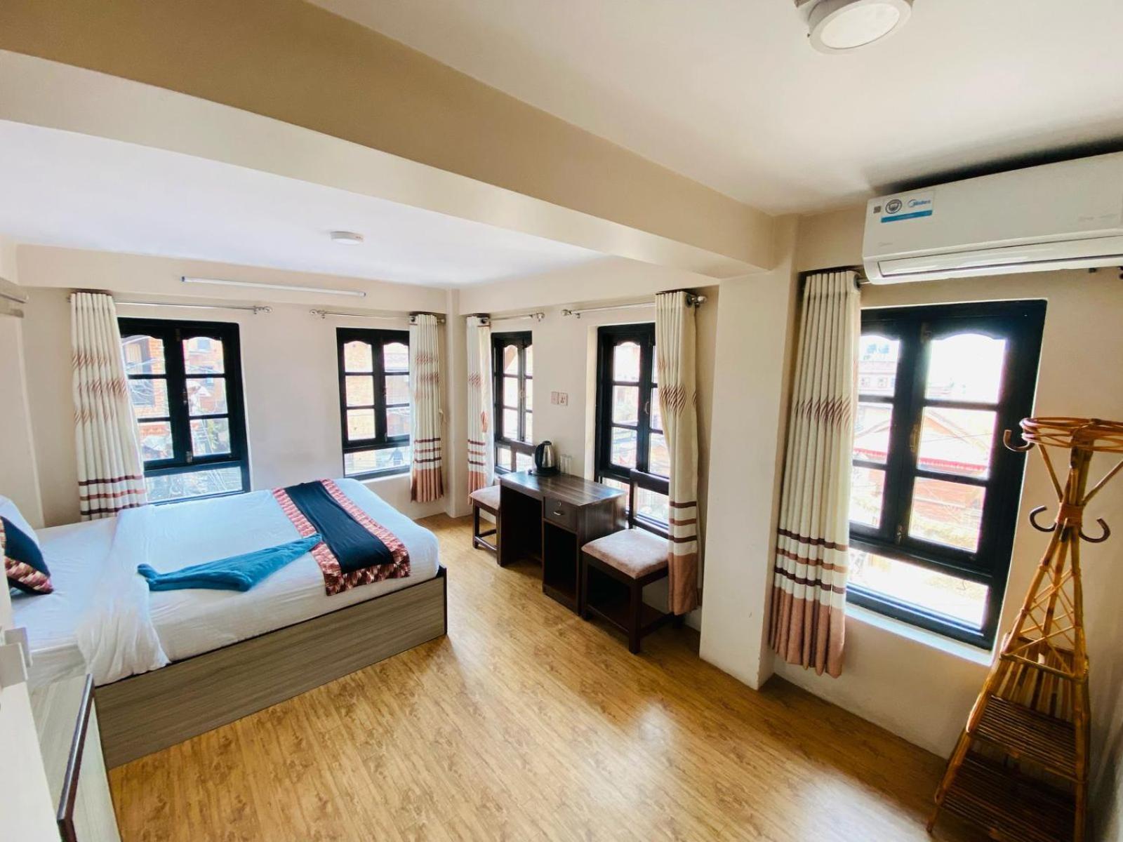 Hotel Durbar Side بهاكتابور المظهر الخارجي الصورة