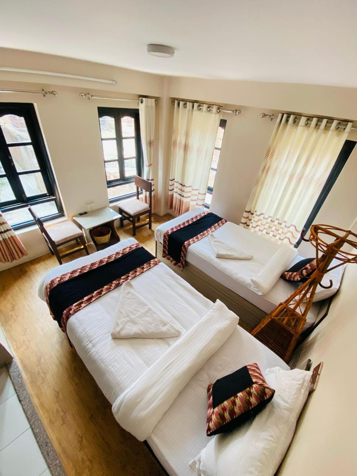 Hotel Durbar Side بهاكتابور المظهر الخارجي الصورة