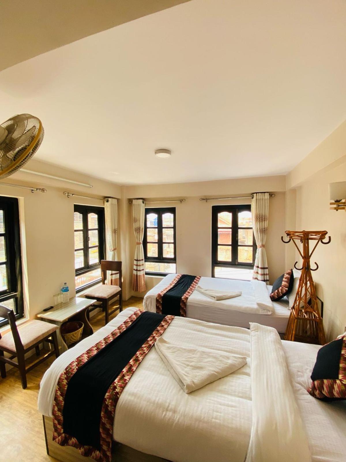 Hotel Durbar Side بهاكتابور المظهر الخارجي الصورة