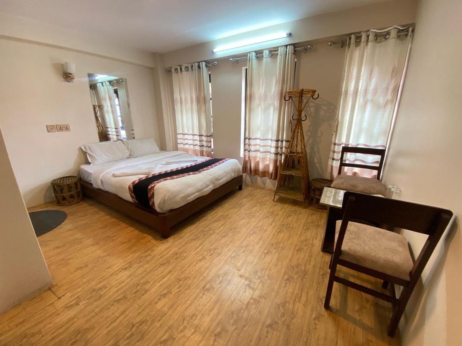 Hotel Durbar Side بهاكتابور المظهر الخارجي الصورة